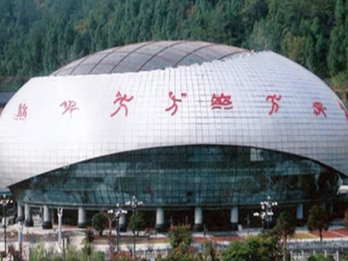 湖州体育中心球形网架加工安装